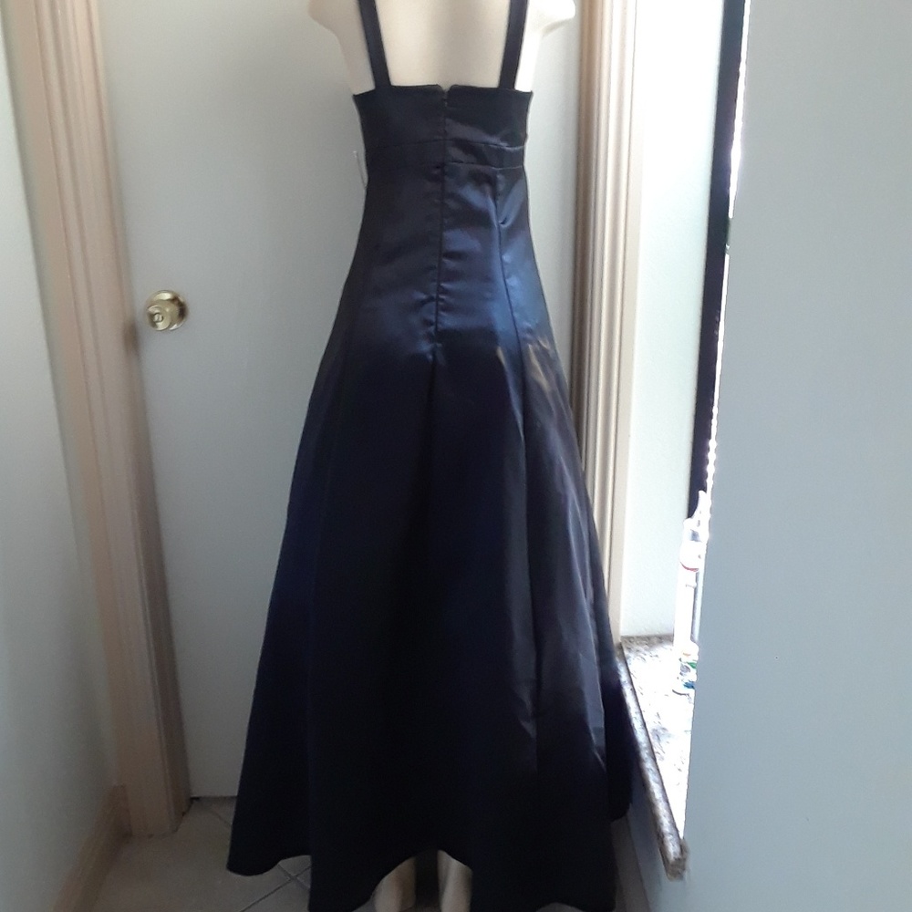 Final Price Formal Dress. Charlotte Russe - Picture 2 of 4